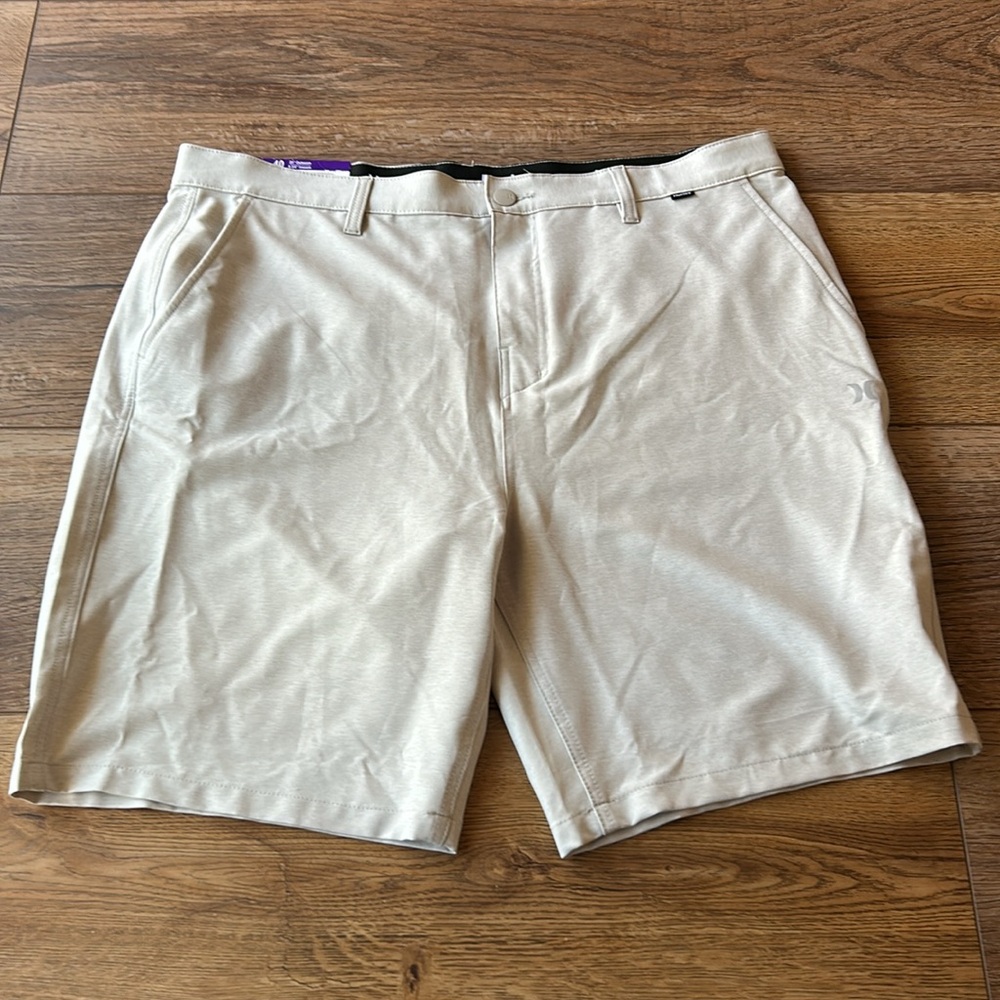 NWT Hurley Hybrid Walking shorts Light Tan Flat Front‎ Regular Fit Men’s Size40